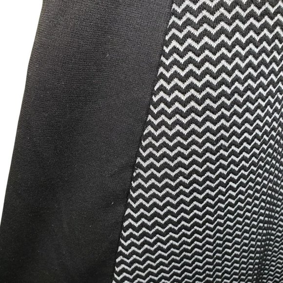 H&M Black And Stripe With Zigzag Pattern Stretchy Midi Rounded Nec… - Picture 6 of 7